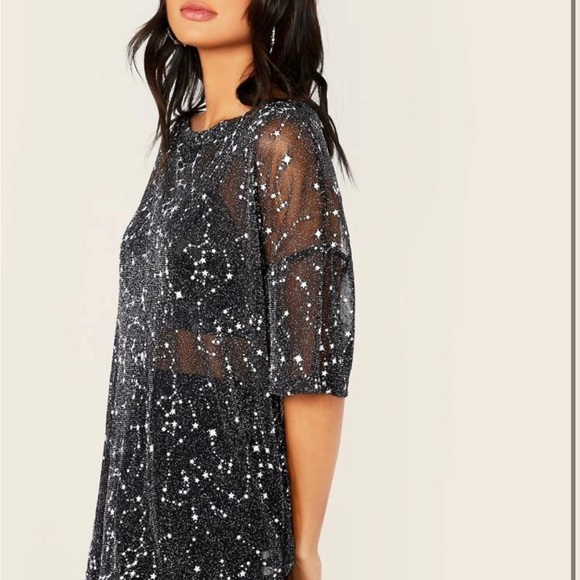 Oversized mesh star print top. Eras, Midnights, Swifties - Picture 5 of 7